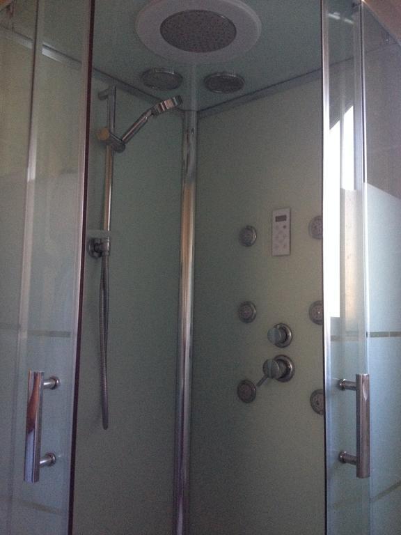 Gite Au Coeur De La Provence & Spa Saint-Cannat Zimmer foto